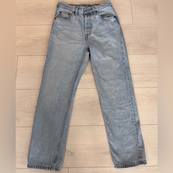 Levi's Womens 501 Original High Rise Cropped Jeans Light Wash Big E Rigid Denim - Picture 7 of 9